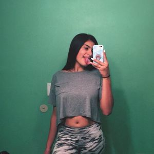 Meet your Posher, Janiraa